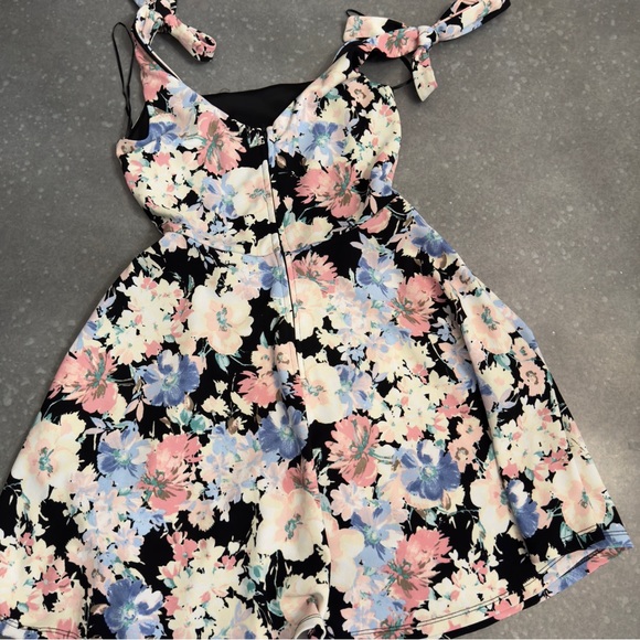 Mi Ami Francesca’s Dress - Picture 5 of 10